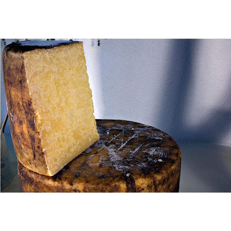 Kantigos, Sardinian cheese - Luigi Biddau Kantigos, Sardinian cheese - Luigi Biddau