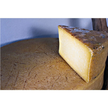 Lughente, formaggio vaccino sardo - Luigi Biddau
