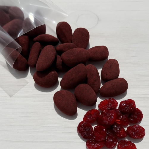 Mandorle al Cioccolato e Mirtilli Rossi - Mandorle Ricoperte - Prodotto a Bari - Confezione da 200g - La Fattoria Della Mandorla