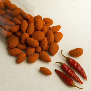Amandes au Chocolat et au Paprika Doux - Amandes Enrobées - Produites à Bari - Sachet de 200 g - La Fattoria Della Mandorla
