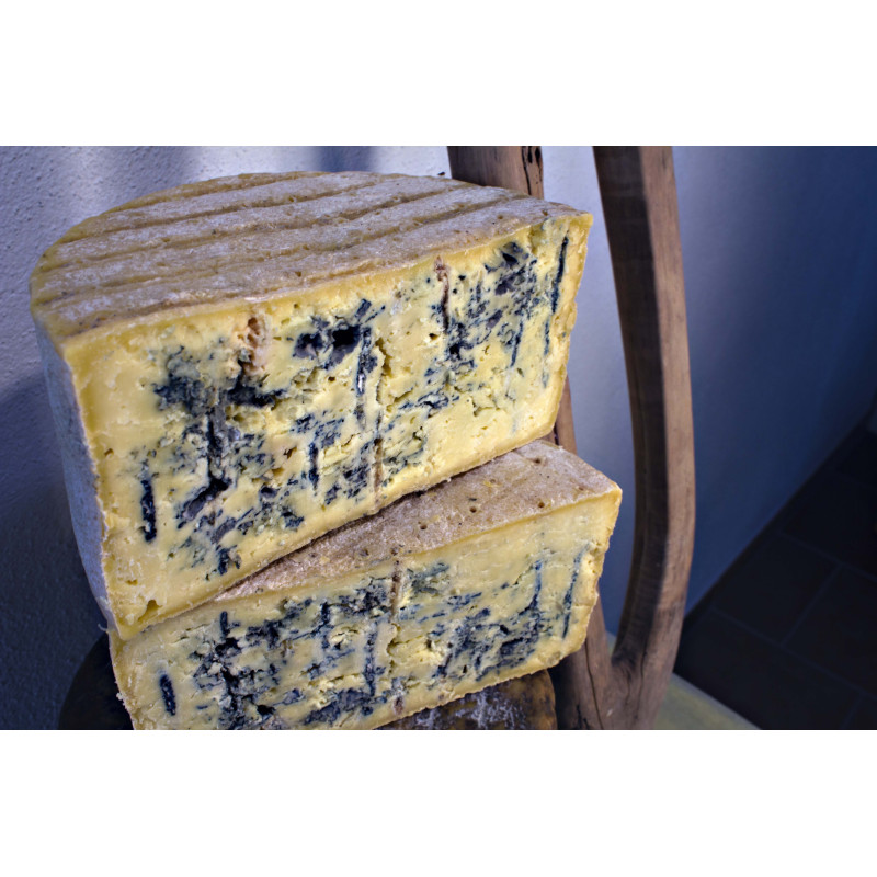 Ovinsard ewe's blue cheese - Fadda Srl Ovinsard ewe's blue cheese - Fadda Srl